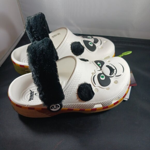 Crocs Kids' Kung Fu Panda Classic Clogs Little Girl Size 2 - Picture 2 of 7